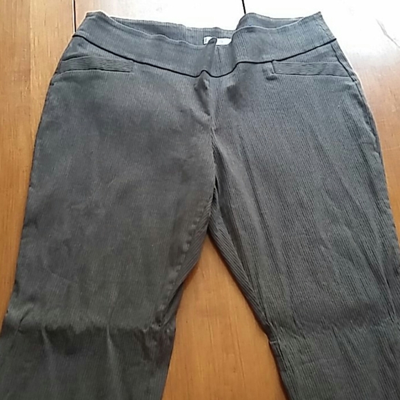 Ricki's Pants - (3/$40) Pull-on Gray Pinstripe Pants